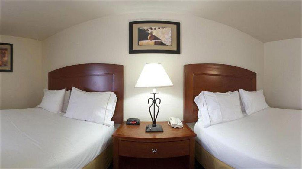 Hotel Express Tucson-airport By Ihg 2*